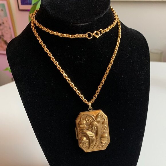 Vintage Brass Locket - Picture 2 of 4